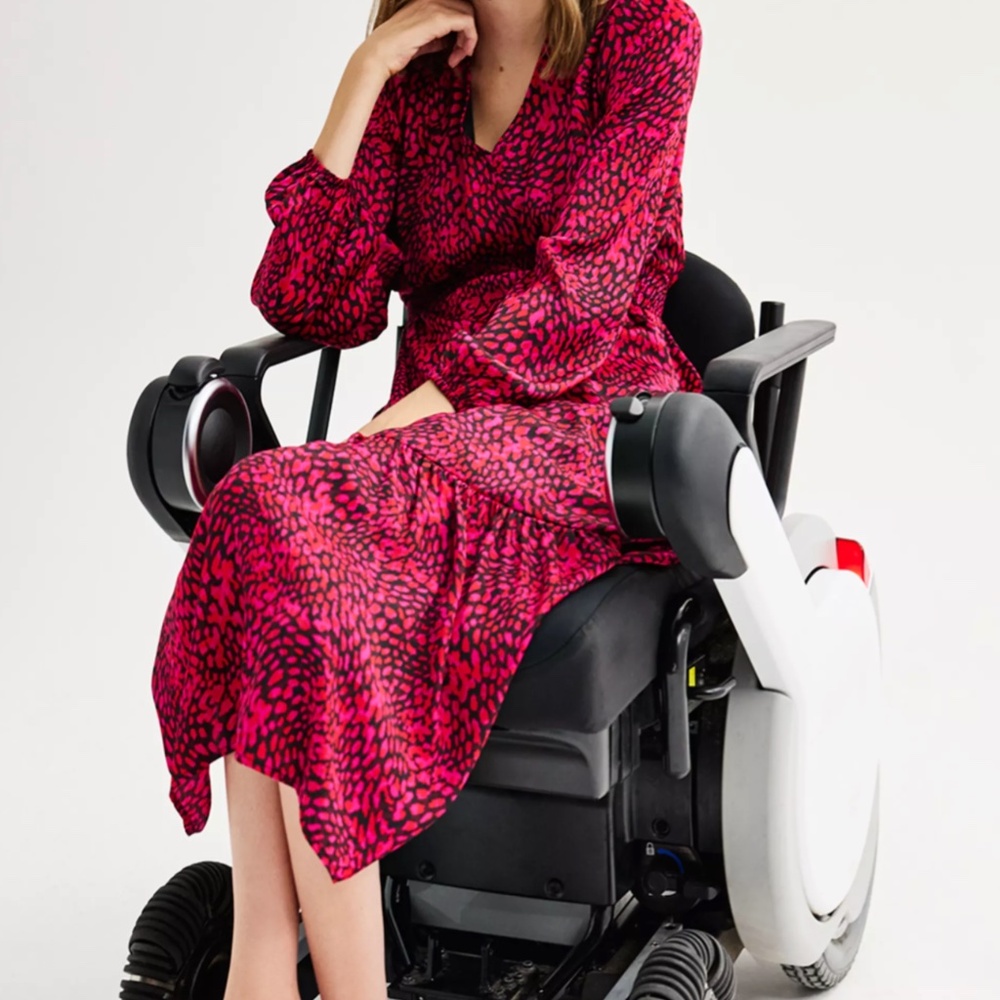 Dress - Picture 7 of 7